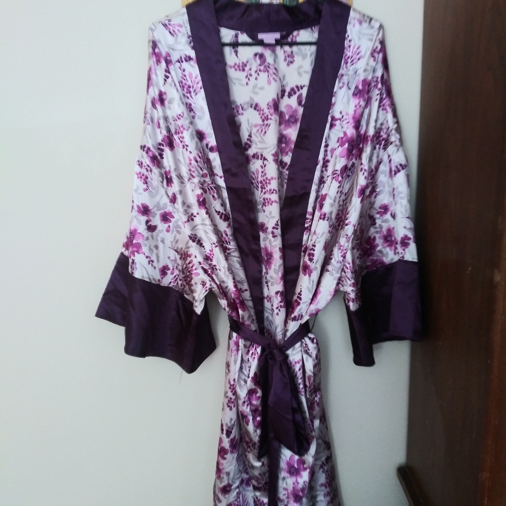 Satin robe